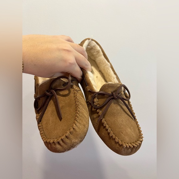 UGG Dakota Moccasins — BROWN — Women’s Size 8 — GENTLY USED - Picture 11 of 12